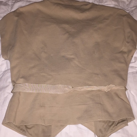 Beaded Short-sleeve Blazer - Picture 4 of 4